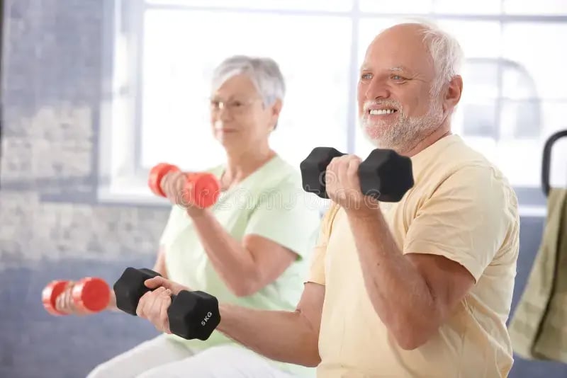 senior-people-gym-21535185